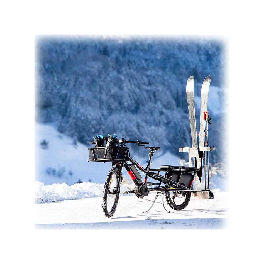 CARRY SKIS AND/OR SNOWBOARDS ABOARD THE SPICY CURRY OR SPICY CURRY AT CARGO BIKES
