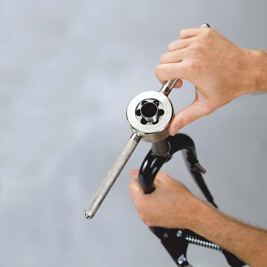 FORK THREADING SET, INCLUDES 1''X24TPI DIE AND 1'' CUTTING GUIDE