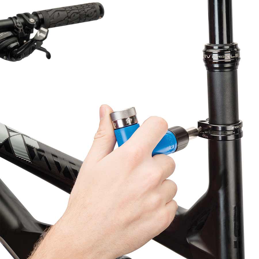 ADJUSTABLE TORQUE DRIVER